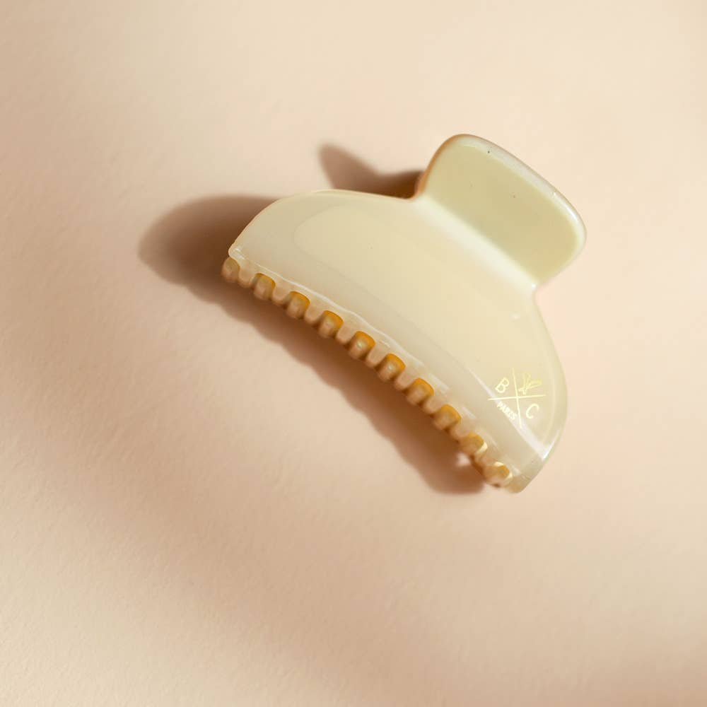 🤍 Opaline Claw – Ivory