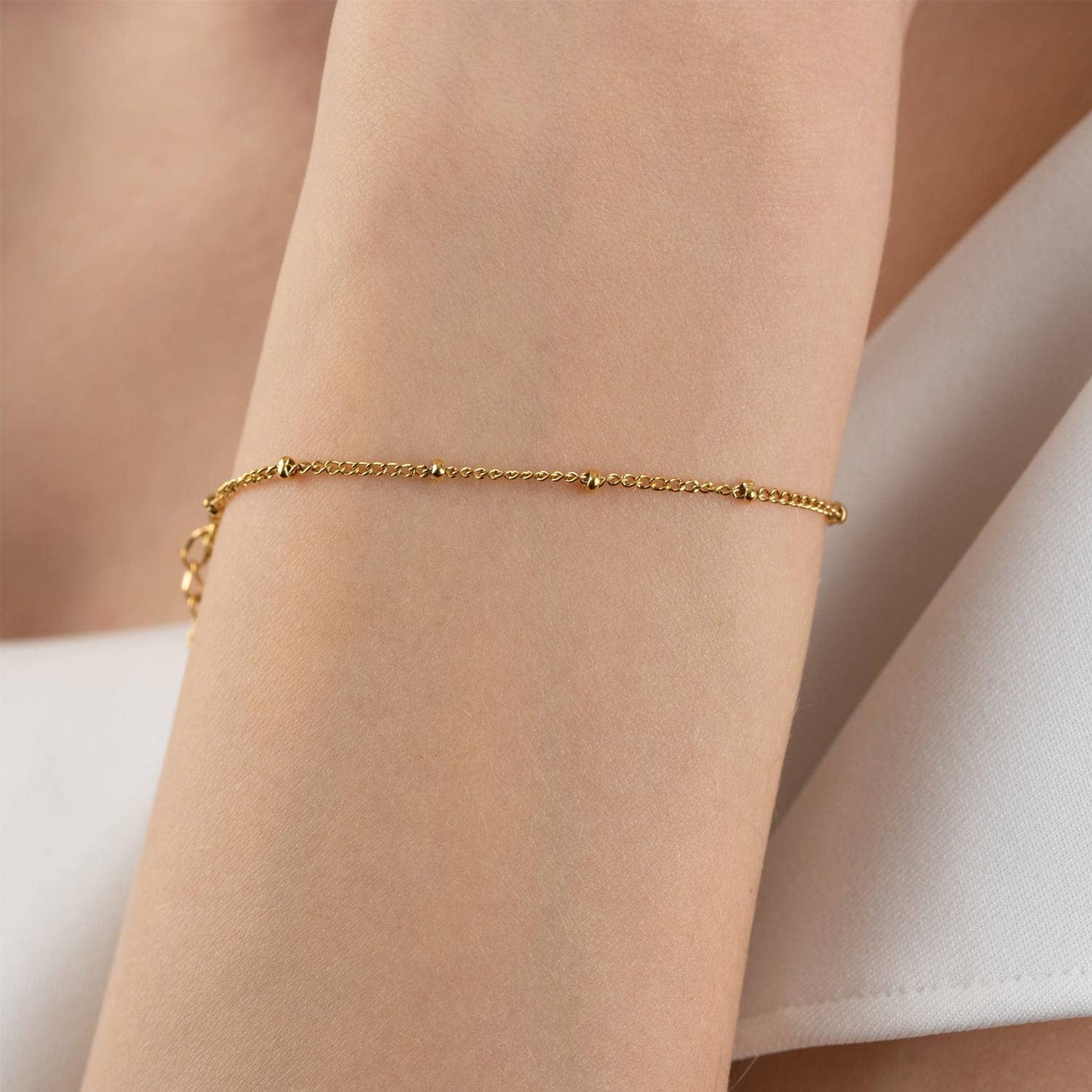 Minimal Dot Bracelet – Gold