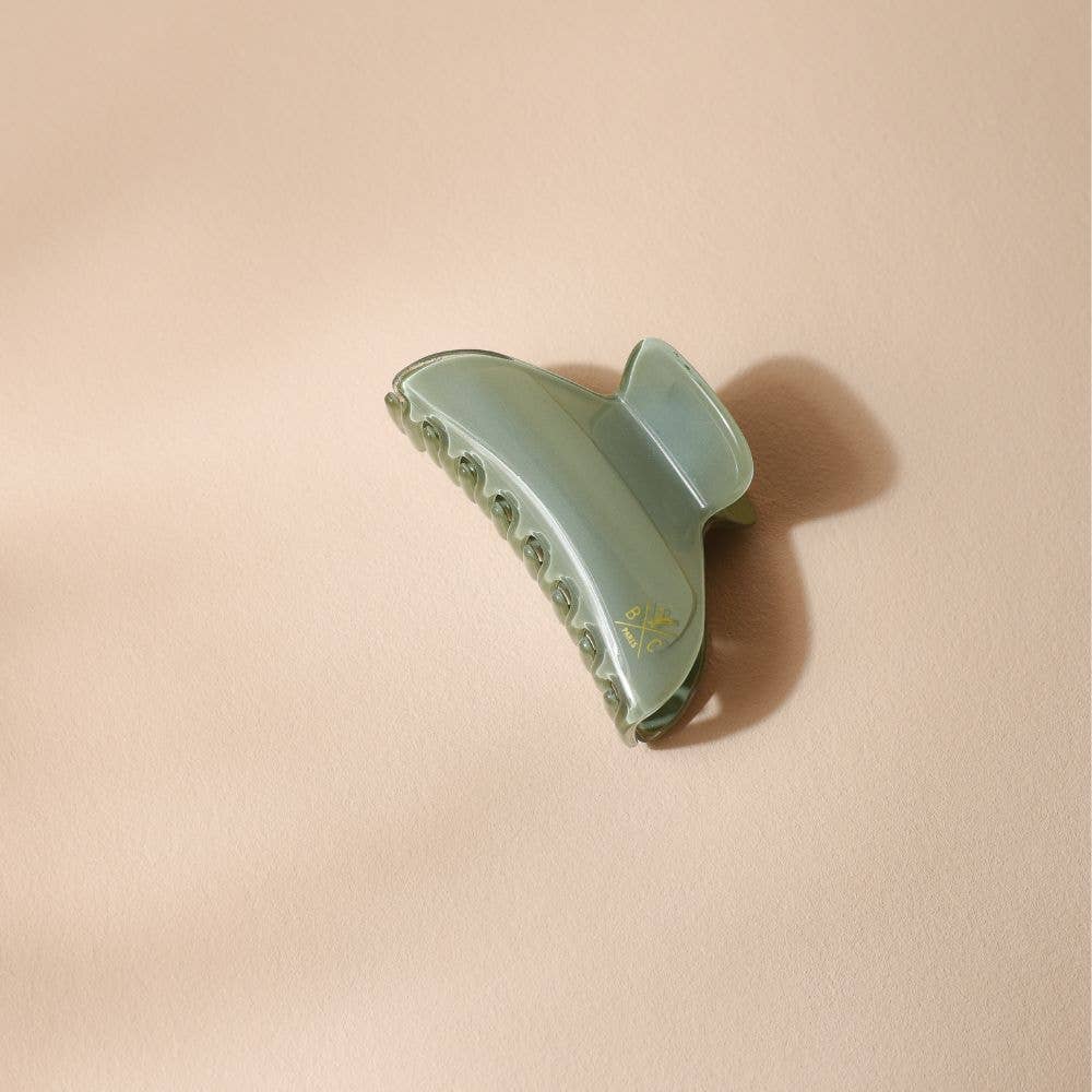 💚 Opaline Claw – Sage